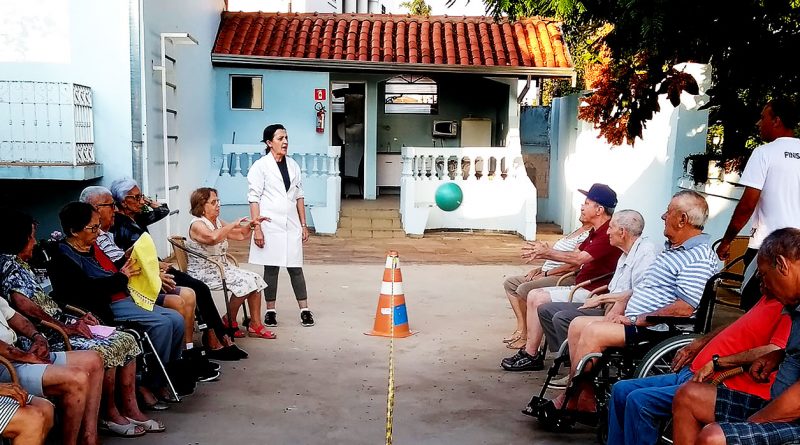 Vida Ativa tem vagas para aulas de vôlei adaptado para pessoas