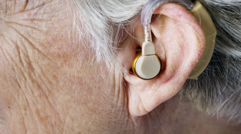 perda de audição de idosos