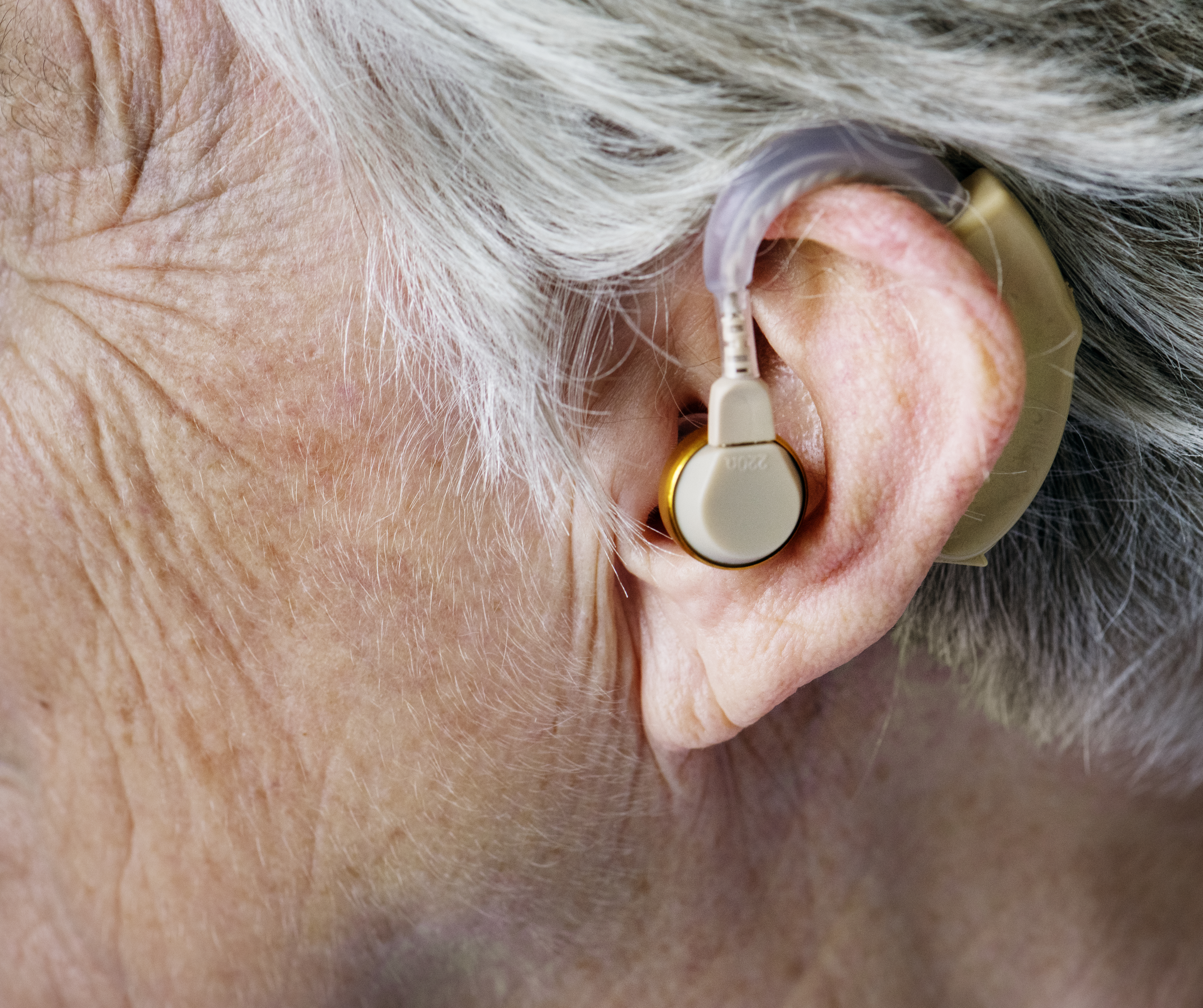 perda de audição de idosos